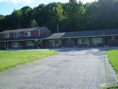 Pownal Ladd Brook Inn מראה חיצוני תמונה