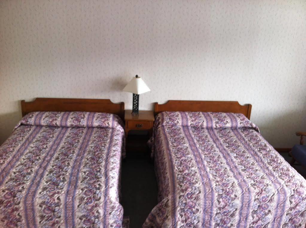 Pownal Ladd Brook Inn מראה חיצוני תמונה