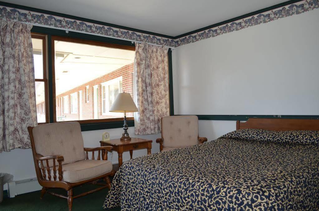 Pownal Ladd Brook Inn מראה חיצוני תמונה