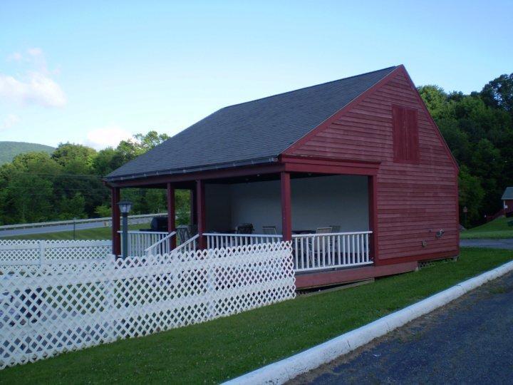 Pownal Ladd Brook Inn מראה חיצוני תמונה